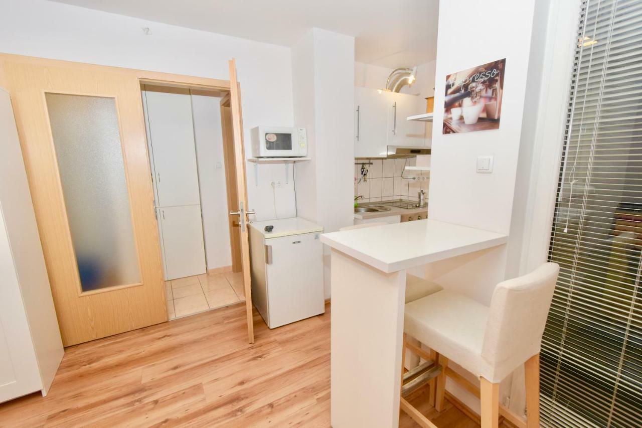 Central Studio Boulevard Budapeste Exterior foto